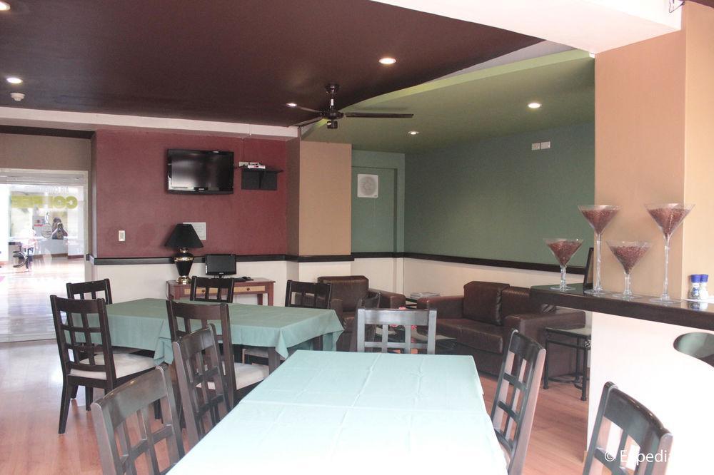 Wild Orchid Beach Resort Olongapo Buitenkant foto